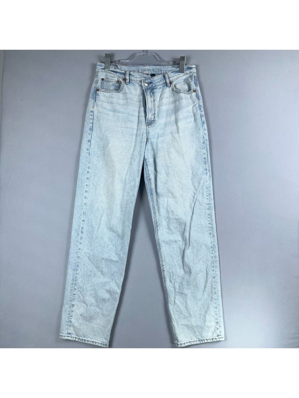 American Eagle Strigid Jeans Size 10 Regular Straight High-Rise Blue Light Wash